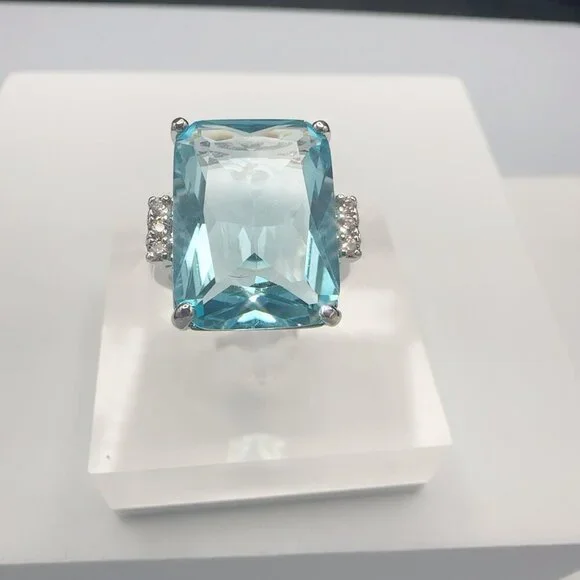 Aquamarine CZ Silver Tone Cocktail Ring Size 6 - Picture 1 of 11